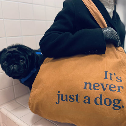 Le Murphy week-end, cabas caramel - It's never just a dog