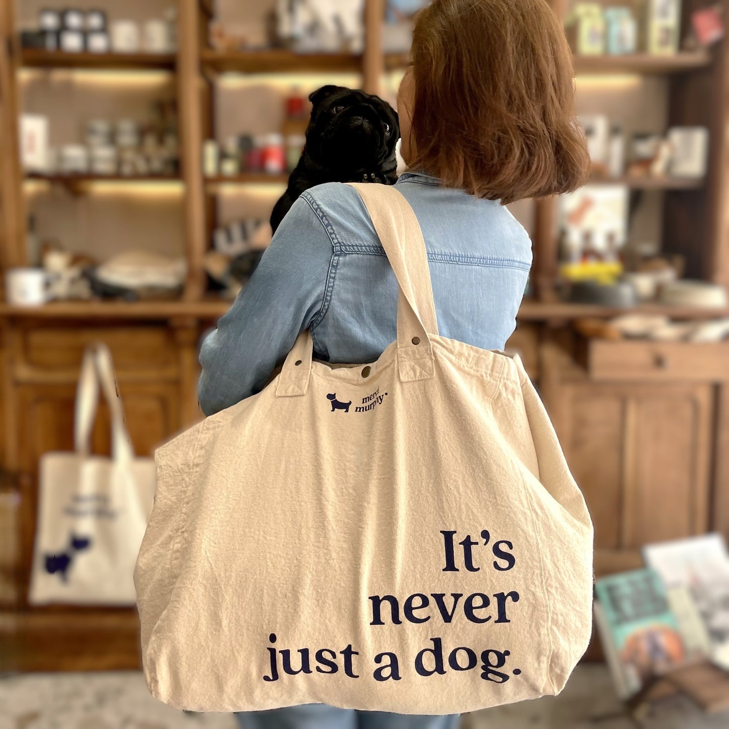 Le Murphy week-end, cabas écru - It's never just a dog.