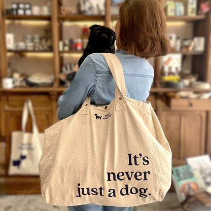 Le Murphy week-end, cabas écru - It's never just a dog.