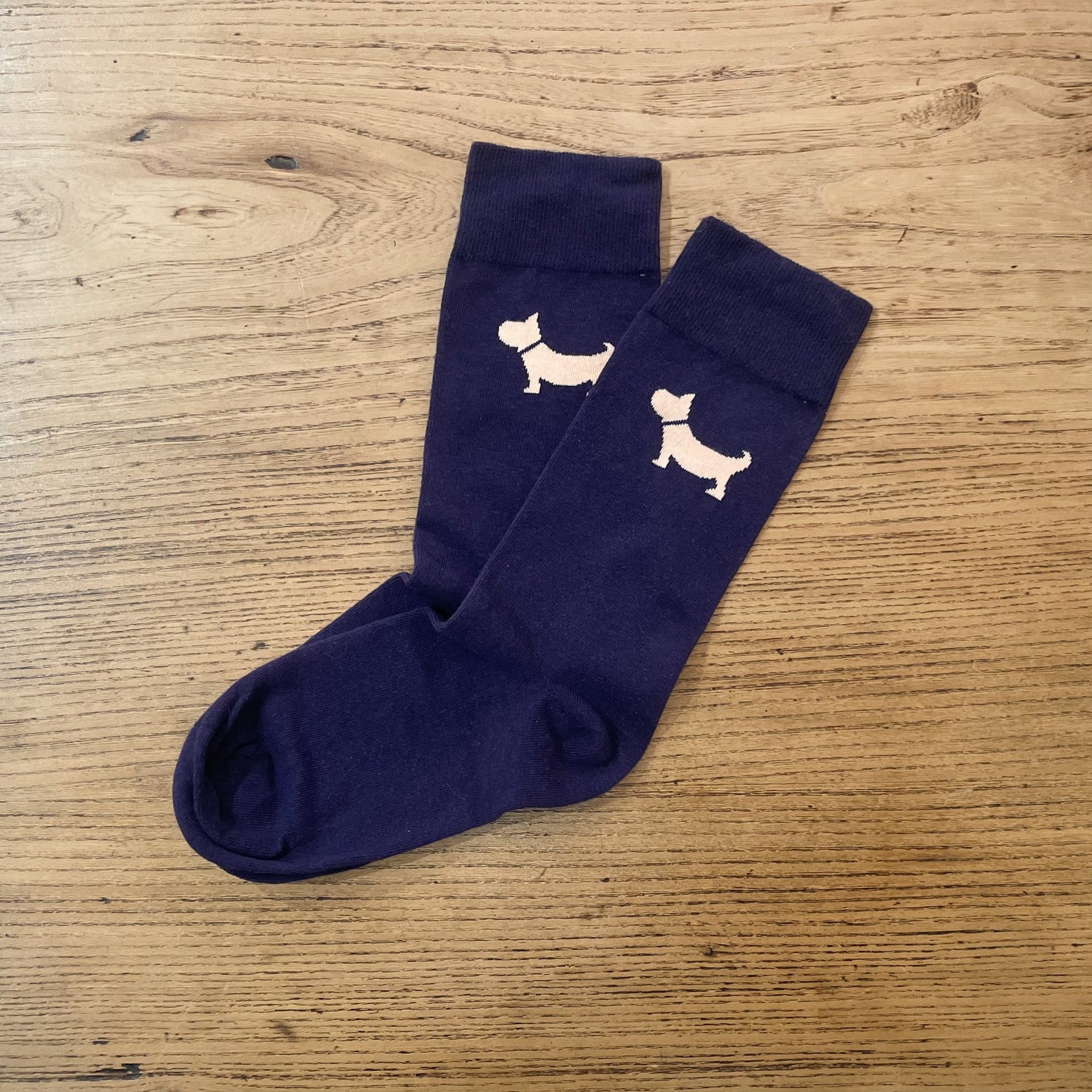Chaussettes bleues chien rose