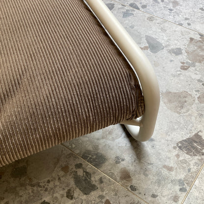 Lit design à suspension en acier et velours côtelé gris anthracite